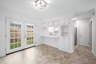 10211 Beekman Pl Dr Dr, Houston, TX 77043 - Photo 12