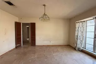 11807 Sharpview Dr, Houston, TX 77072 - Photo 2