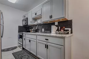 2750 Holly Hall St, Houston, TX 77054 - Photo 10