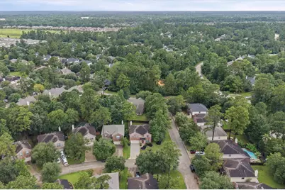 135 S Spinning Wheel Circle, The Woodlands, TX 77382 - Photo 6