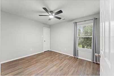 135 S Spinning Wheel Circle, The Woodlands, TX 77382 - Photo 22