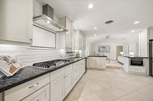 8922 Springview Ln, Houston, TX 77080 - Photo 14
