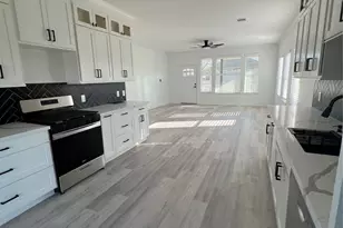 226 S Y St, La Porte, TX 77571 - Photo 4