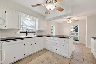 906 Crossfield Drive, Katy, TX 77450 - Photo 12