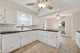 906 Crossfield Dr, Katy, TX 77450 - Photo 12