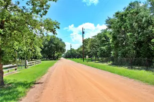 220 Crooked Creek, Sheridan, TX 77475 - Photo 46