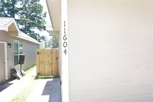 11604 Vistawood St, Willis, TX 77318 - Photo 2