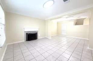 12211 Meadow Crest Ct, Meadows Place, TX 77477 - Photo 2