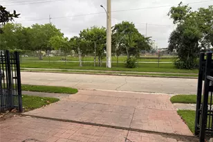 1537 Haddon St, Houston, TX 77006 - Photo 40
