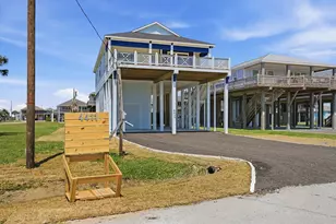 4411 Strand Ave, Crystal Beach, TX 77650 - Photo 6