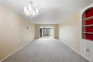 12973 Trail Hollow Dr, Houston, TX 77079 - Photo 6