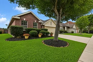 6030 Sandy Creek Dr, Baytown, TX 77523 - Photo 2