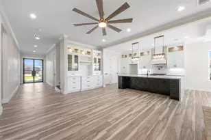 4221 Mallard Ln, Baytown, TX 77523 - Photo 6