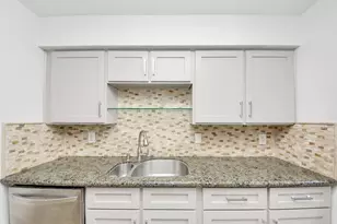 9700 Leawood Blvd, Houston, TX 77099 - Photo 16