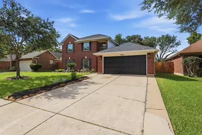4823 Meadowglen Drive, Pearland, TX 77584 - Photo 2