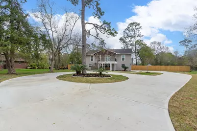 4509 Country Club Drive, Dickinson, TX 77539 - Photo 2