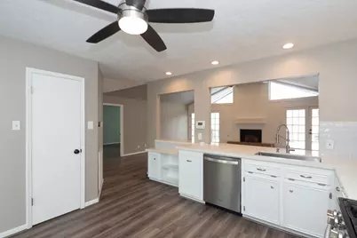 4509 Country Club Drive, Dickinson, TX 77539 - Photo 12