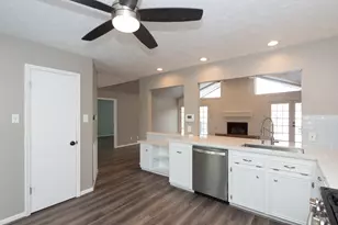 4509 Country Club Dr, Dickinson, TX 77539 - Photo 12