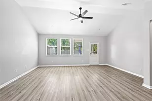 6119 Carpenters Cove Ln, Houston, TX 77049 - Photo 10