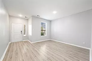 6119 Carpenters Cove Ln, Houston, TX 77049 - Photo 4