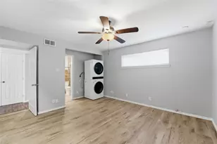 1529 Wirt Rd, Houston, TX 77055 - Photo 14