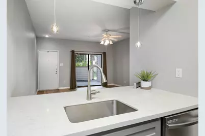 7065 N Holiday Drive, Galveston, TX 77550 - Photo 4