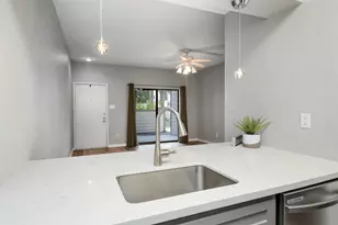 7065 N Holiday Dr, Galveston, TX 77550 - Photo 4