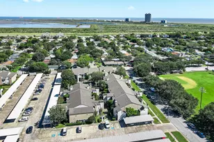 7065 N Holiday Dr, Galveston, TX 77550 - Photo 22