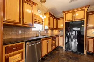 391 Ling St, Bayou Vista, TX 77563 - Photo 24