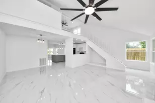 10410 Green Valley Ln, Houston, TX 77064 - Photo 16