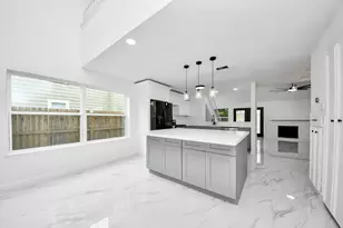 10410 Green Valley Ln, Houston, TX 77064 - Photo 10