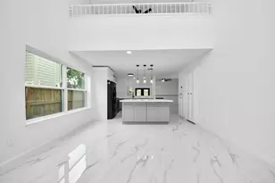 10410 Green Valley Ln, Houston, TX 77064 - Photo 12