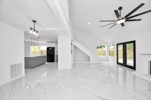 10410 Green Valley Ln, Houston, TX 77064 - Photo 18