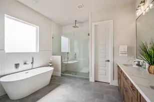 8417 Pech Landing Dr, Houston, TX 77055 - Photo 22