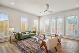 8417 Pech Landing Dr, Houston, TX 77055 - Photo 6