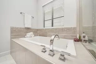 1608 Nevada St, Houston, TX 77006 - Photo 26