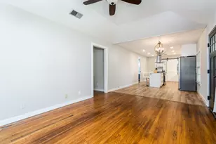 306 Baker Dr, Tomball, TX 77375 - Photo 8