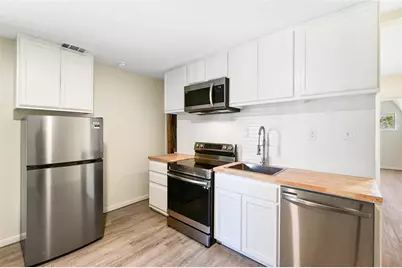 1011 W 10th Street #3, Houston, TX 77008 - Photo 1