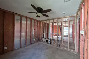 904 Cherry Hills Dr, Huntsville, TX 77340 - Photo 6