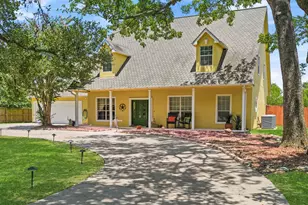 1036 Shirley Oaks St, Columbus, TX 78934 - Photo 2