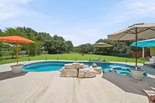 1036 Shirley Oaks St, Columbus, TX 78934 - Photo 30