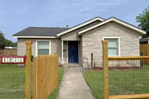 1922 Tabor St, Houston, TX 77009 - Photo 2