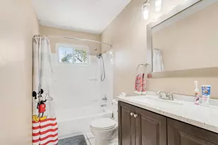 305 Bull Run Dr, League City, TX 77573 - Photo 24