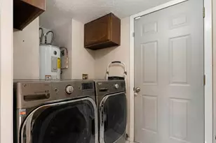 305 Bull Run Dr, League City, TX 77573 - Photo 32