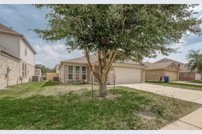 5242 Espuela Lane, Baytown, TX 77521 - Photo 2