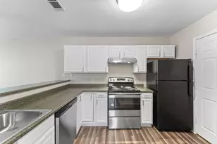 512 Hollyhock Streets, Prairie View, TX 77484 - Photo 8