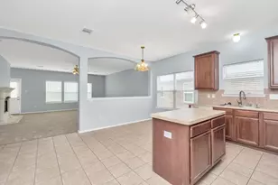 2921 Meridian Bay Ln, Dickinson, TX 77539 - Photo 10
