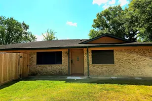 1546 Ramada Dr, Houston, TX 77062 - Photo 2