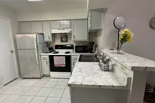 2425 Holly Hall St, Houston, TX 77054 - Photo 4