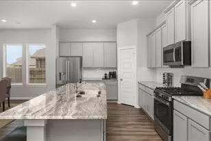 2423 Seneca Lk Dr, Texas City, TX 77568 - Photo 8